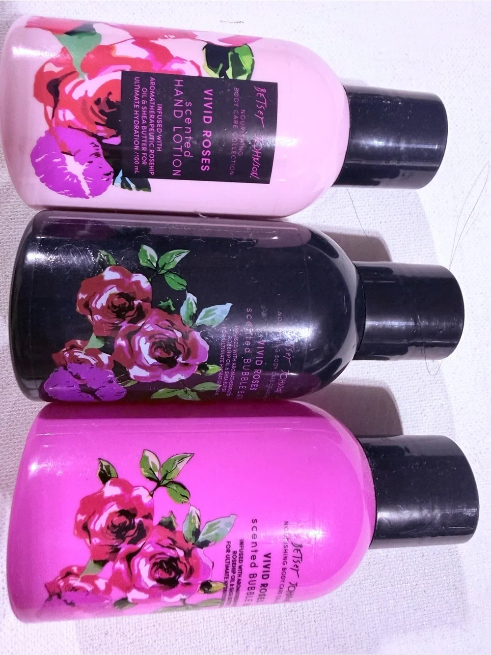 Betsey Johnson Vivid Roses Scented Hand Lotion & Bubble Bath- Black & Pink